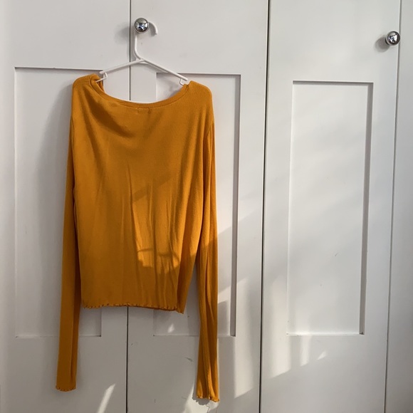 Long Sleeve Lettuce Trim Top - Picture 2 of 2